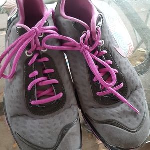 Women's Sz 9.5M, Nike running shoes!